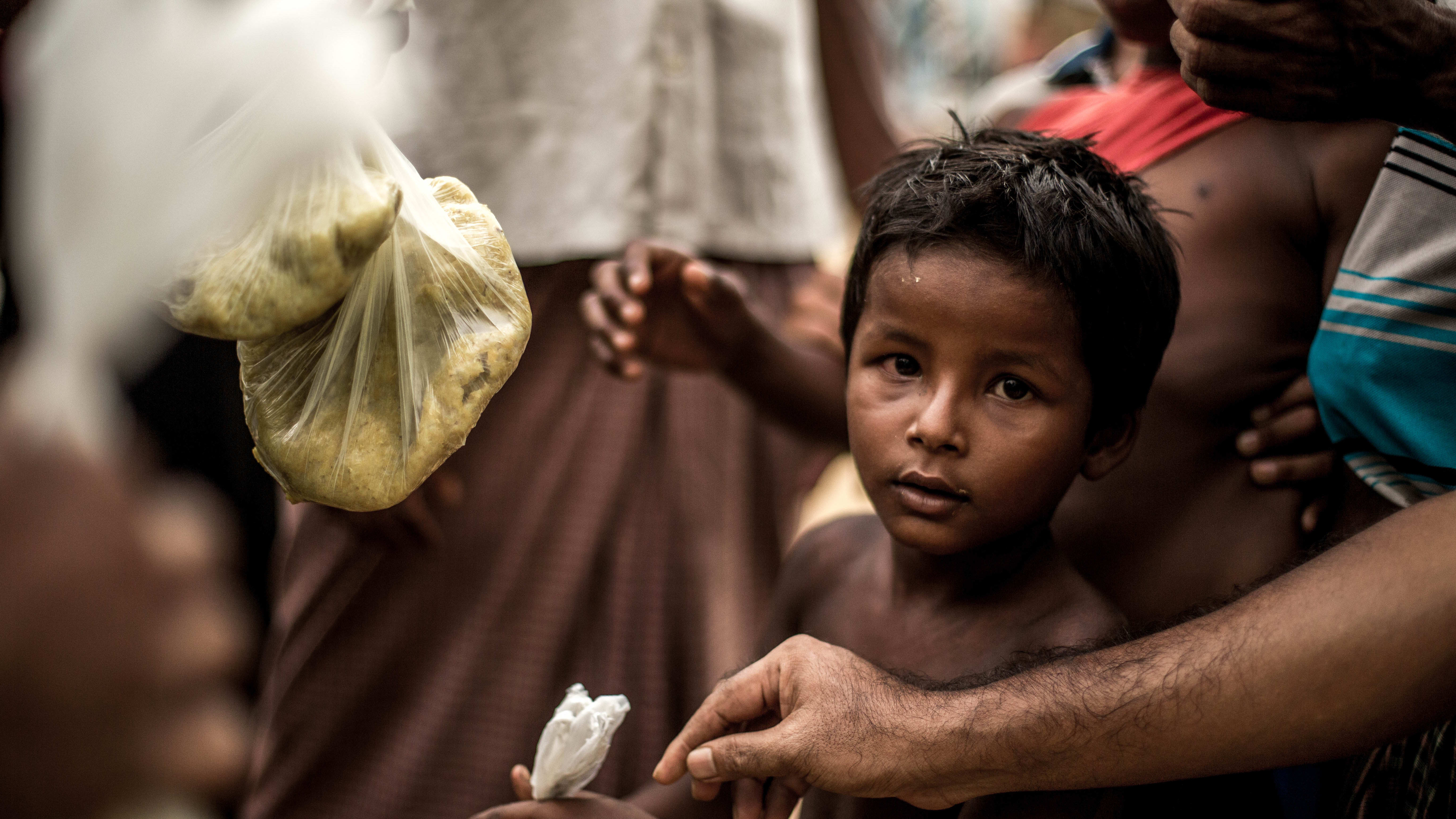 Against Against Hunger food distribution to refugees in Banglade