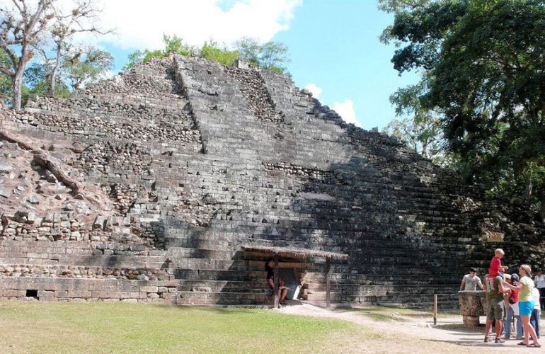 Visit the Best Attractions of Amazing Central America 