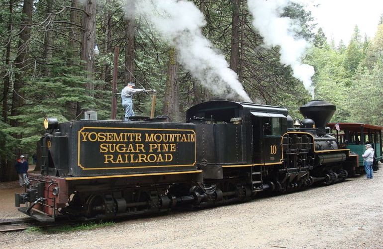 Enjoy A Journey Around Majestic California: The Pacific, Redwoods & Yosemite for 8 Days