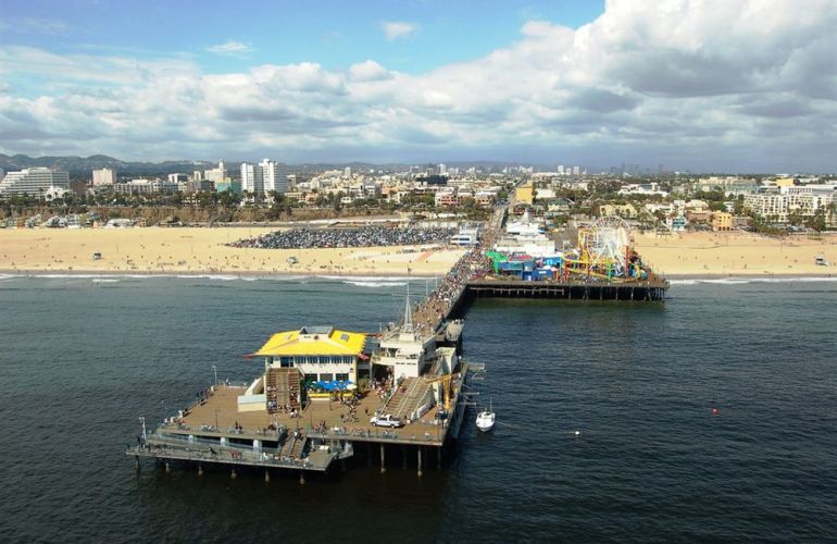 Santa Monica— Helicopter Tour & Dinner at Typhoon! The Ultimate Fantasy Package