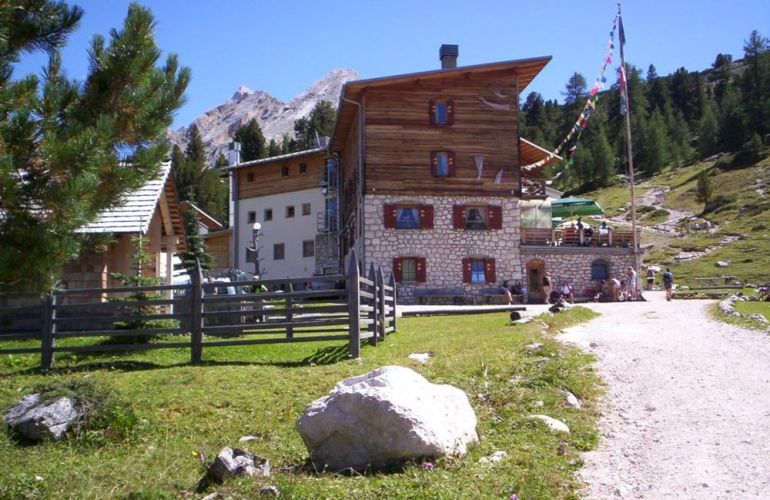 Italy Guided Walking in The Dolomites for 7 Days