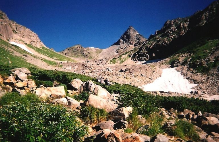 Makalu Base Camp & Shipton La Trek