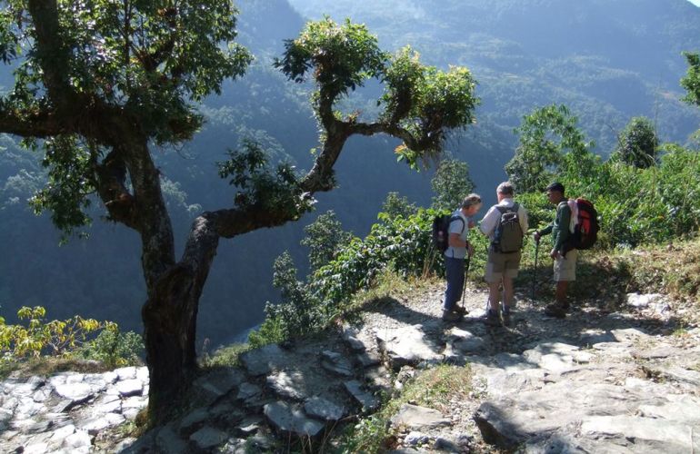 BHUTAN & NEPAL: Himalayan Kingdoms