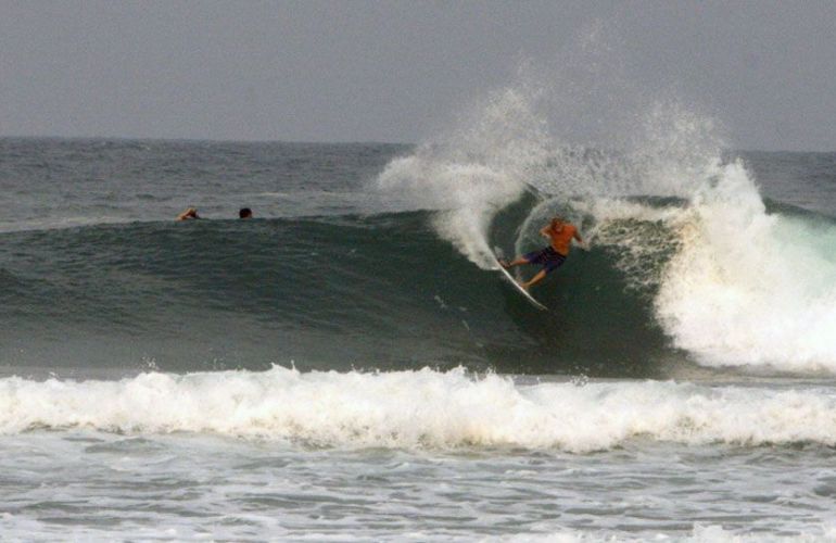 Surf in Salina Cruz (Mainland), Mexico - 7 Nights for 3 Surfers (shared tour/ private triple room)