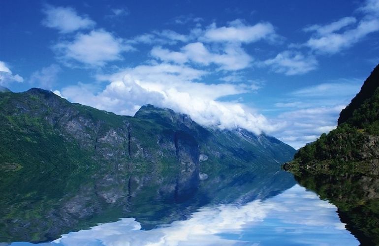 Norway Kayaking Tours the Western Fjords