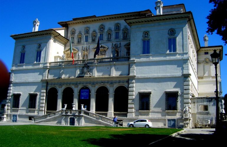 Uncover the Best of Italy, Switzerland and France