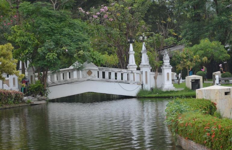 Explore the Beauty of Thailand, Laos, Vietnam & Cambodia in this 34 Day Adventure