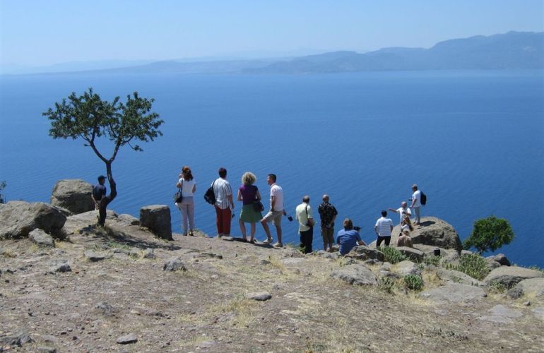 Greece Guided Walking in Delphi, Meteora & the Aegean Coast for 8 Days