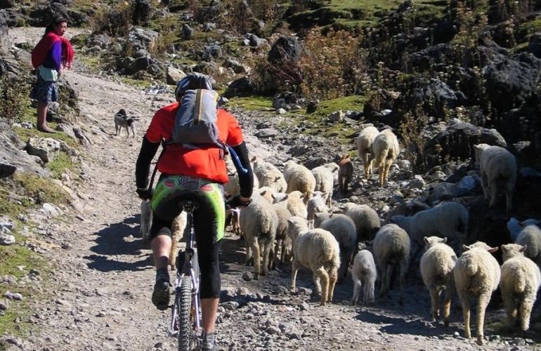 The Route of the Conquistadores - Bike Guatemala
