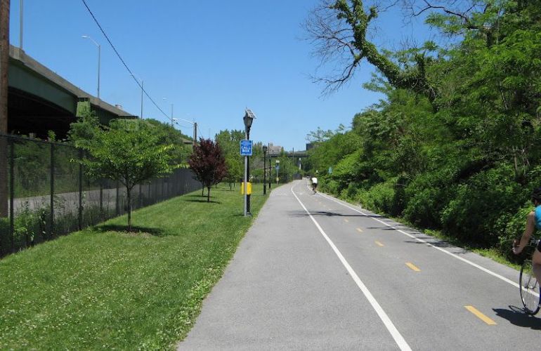 Hudson River and Brooklyn Bridge Bike Tour