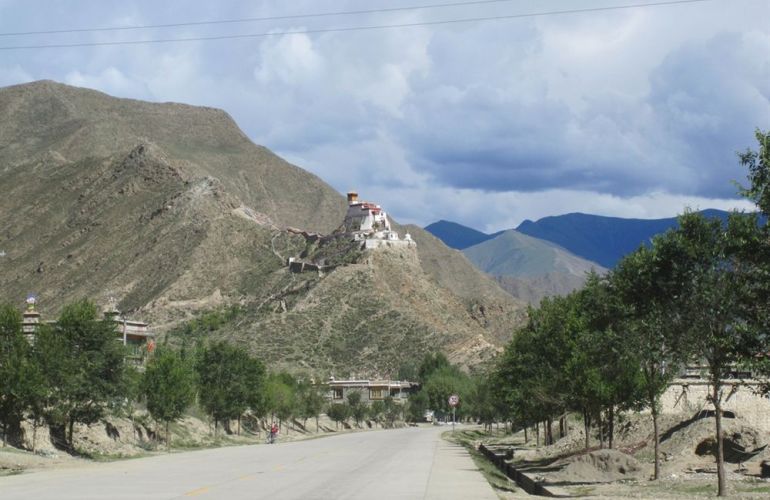 Himalaya's Sacred Spaces, Exotic Bazaars, Spectacular Festivals