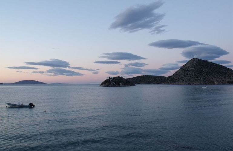 Greece Guided Walking in Delphi, Meteora & the Aegean Coast for 8 Days