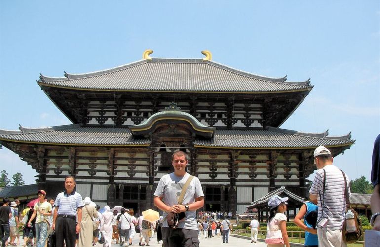 Experience Japan from the Neon Lights of Tokyo to Kyoto's Temples