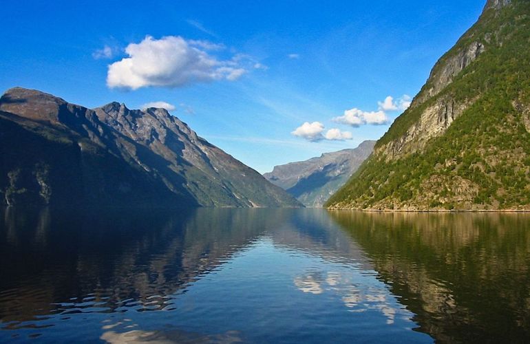 Norway Kayaking Tours the Western Fjords