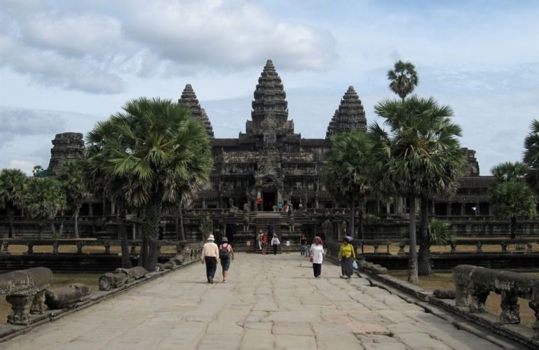 Discover Cambodia on a Shoestring from Bangkok to Ho Chi Minh City