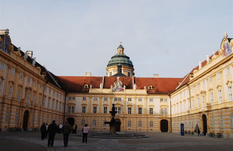 8 Days Exploring Passau to Vienna - Danube Cycle(Self guided)