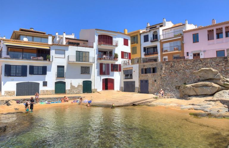 Spain: Contrasts of Catalonia