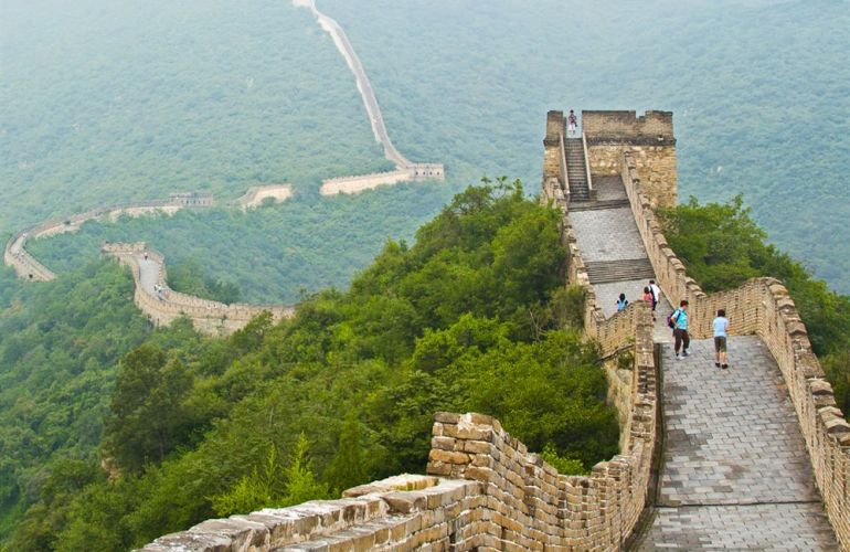 Tour China: Shanghai, Beijing, and the Great Wall