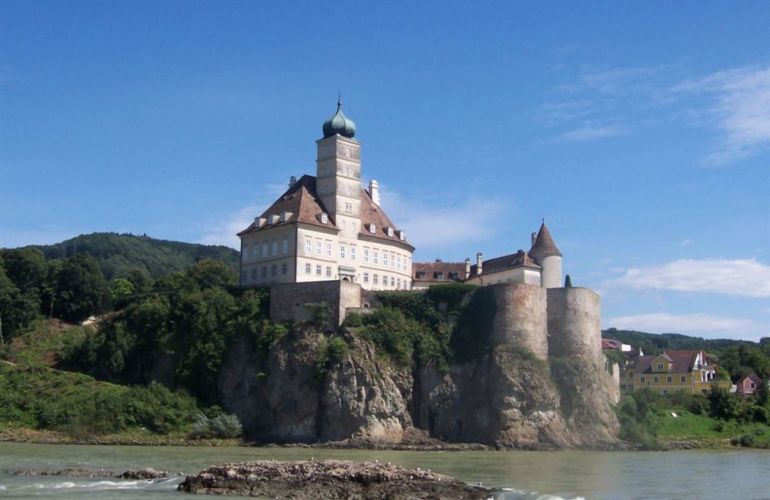 8 Days Exploring Passau to Vienna - Danube Cycle(Self guided)
