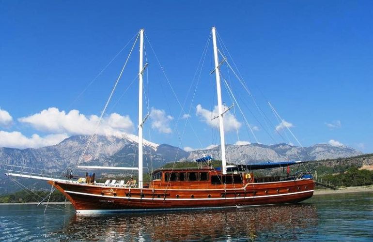 Classic Turkey - East Meets West at the Crossroads of History