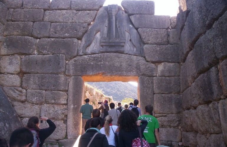 Greece Guided Walking in Delphi, Meteora & the Aegean Coast for 8 Days