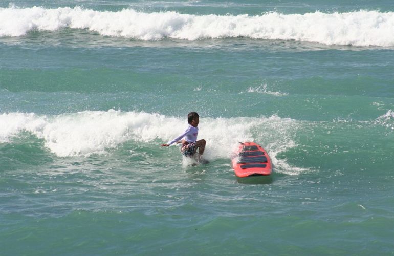 Hawaiian Fire Surf Lessons and Tour
