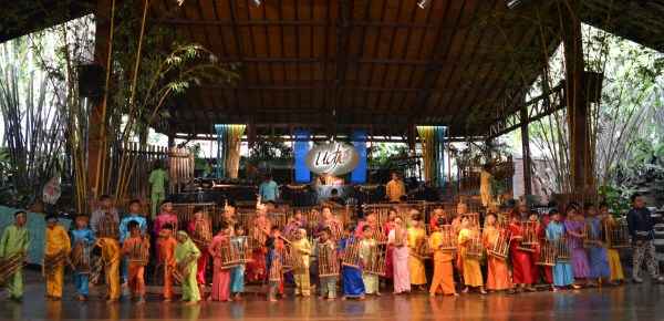 Saung Angklung Udjo Bandung