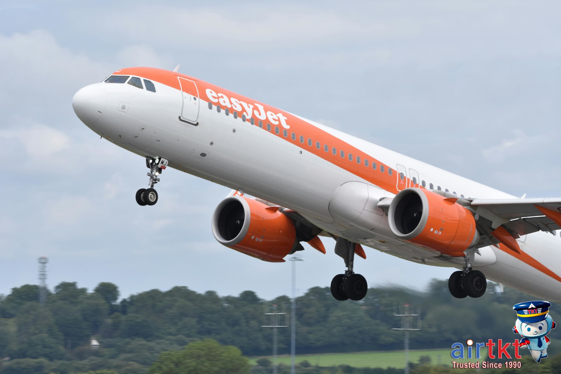 European city skyline with airplanes