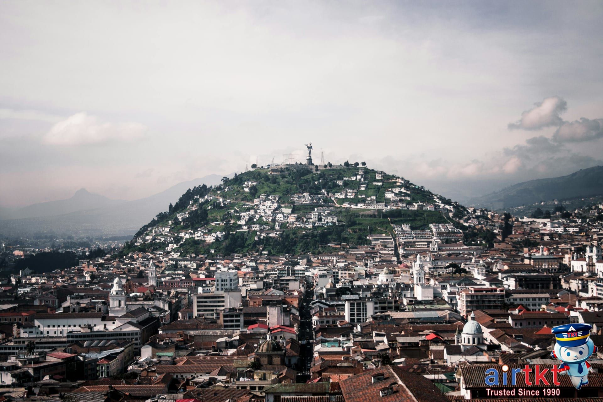 Quito 7-day itinerary map showing historic center, Mitad del Mundo, Teleferico, markets, and day trips