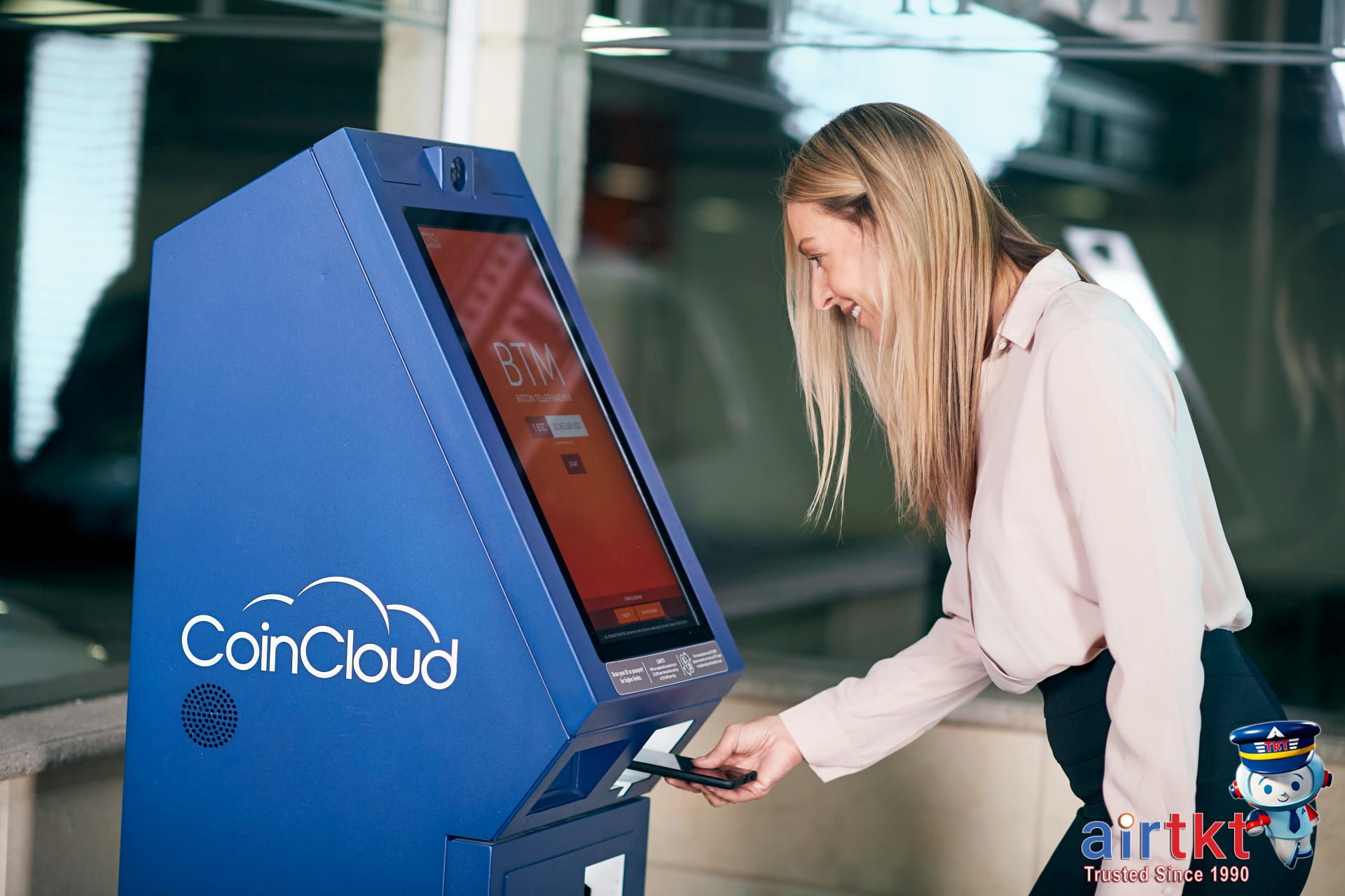 Traveler using ATM safely