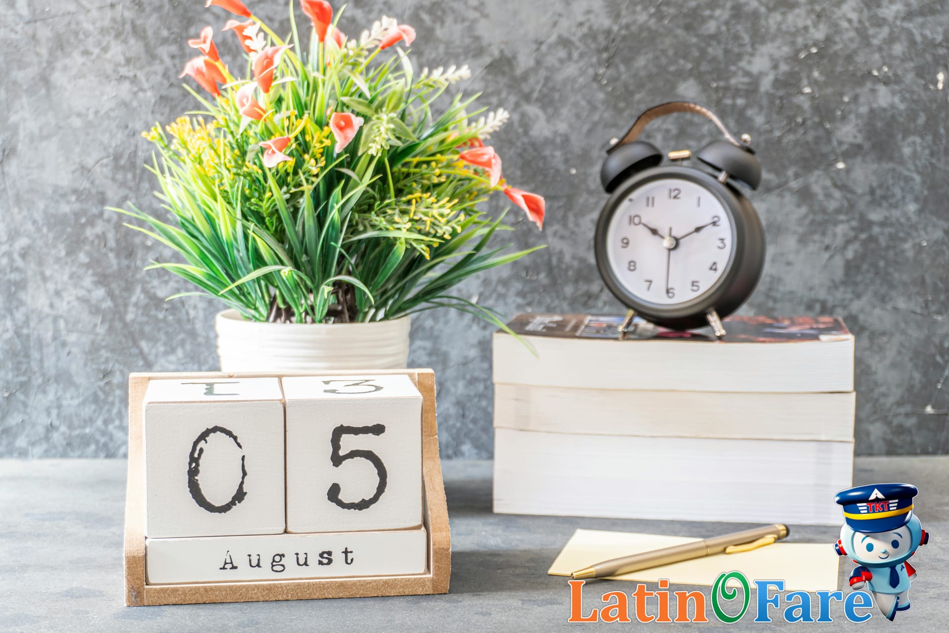 Clock and calendar illustrating optimal times to book last-minute hotel deals