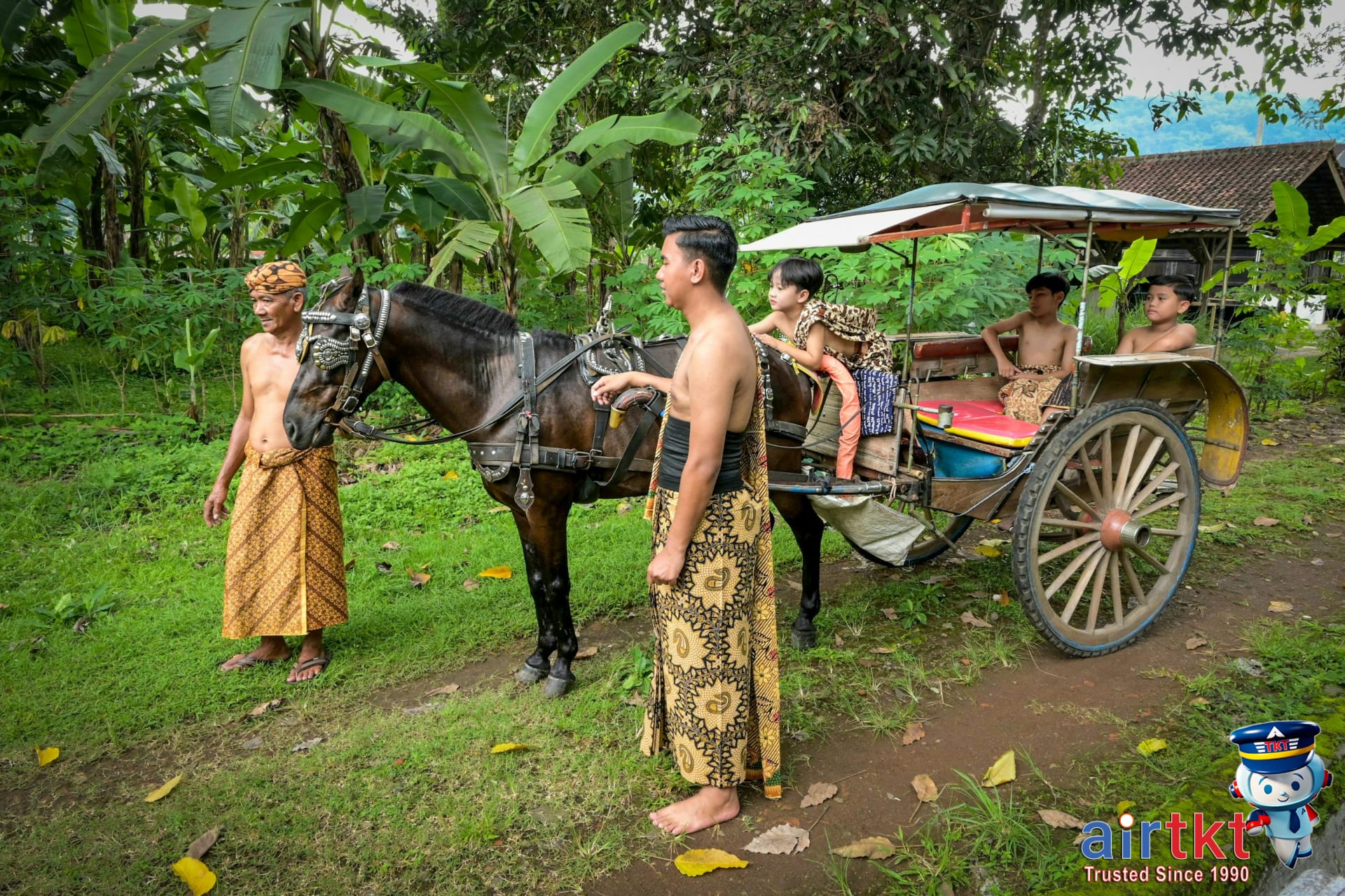 Tourists using local transport following Mexican customs and queuing properly