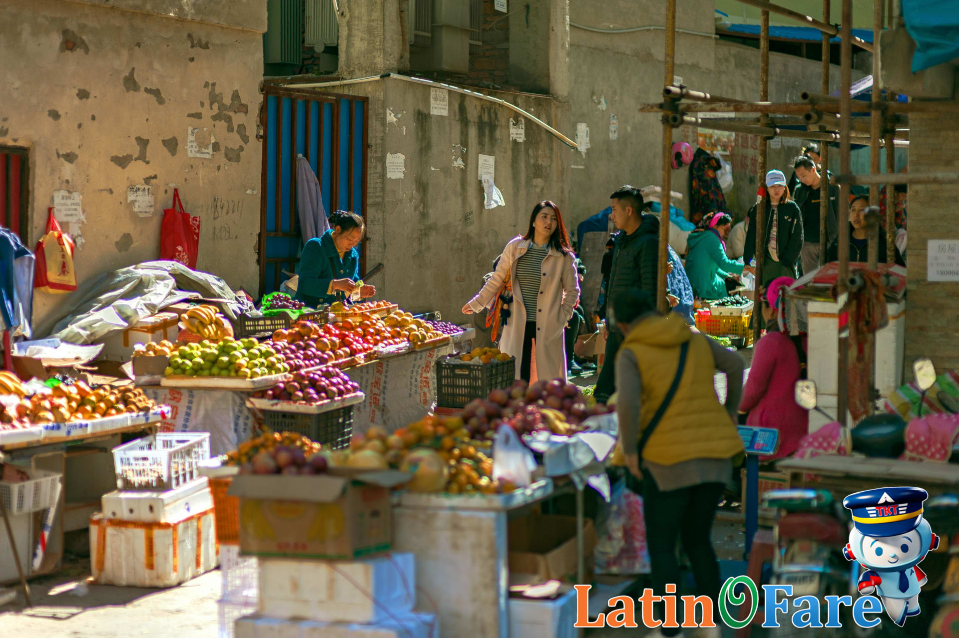 Lively Rio de Janeiro street market, affordable travel ideas for budget-conscious visitors