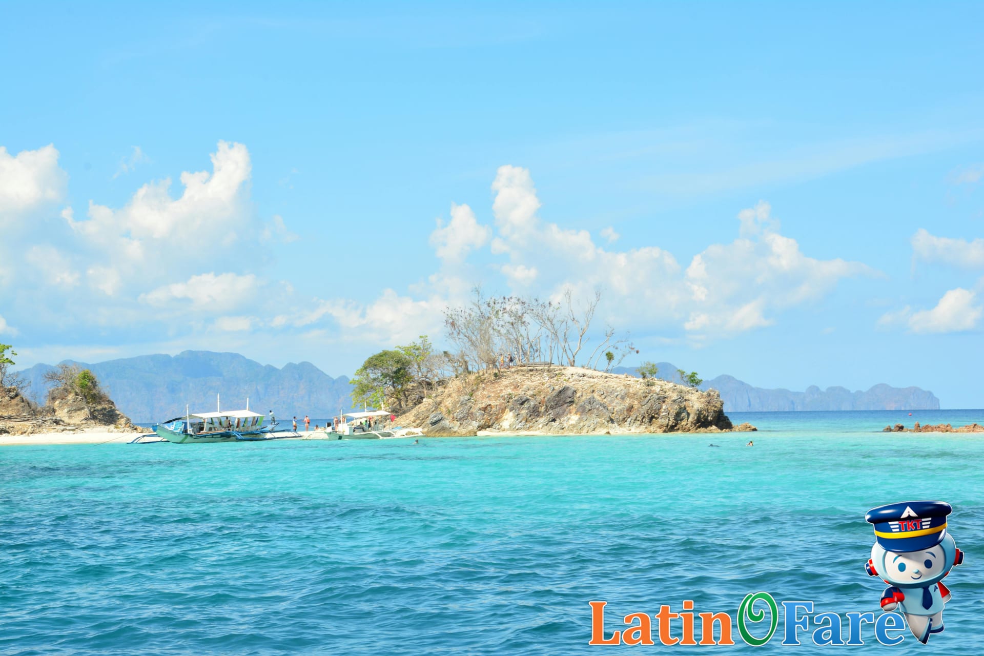 Travelers enjoying island hopping near Coron, highlighting Palawan’s best islands in the Philippines.