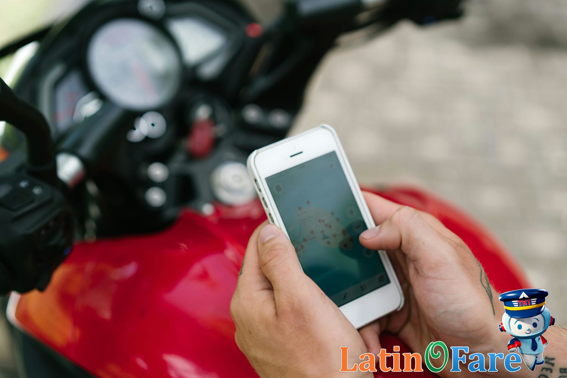 Traveler using a smartphone to navigate Montevideo, key for first-timers’ planning tips.