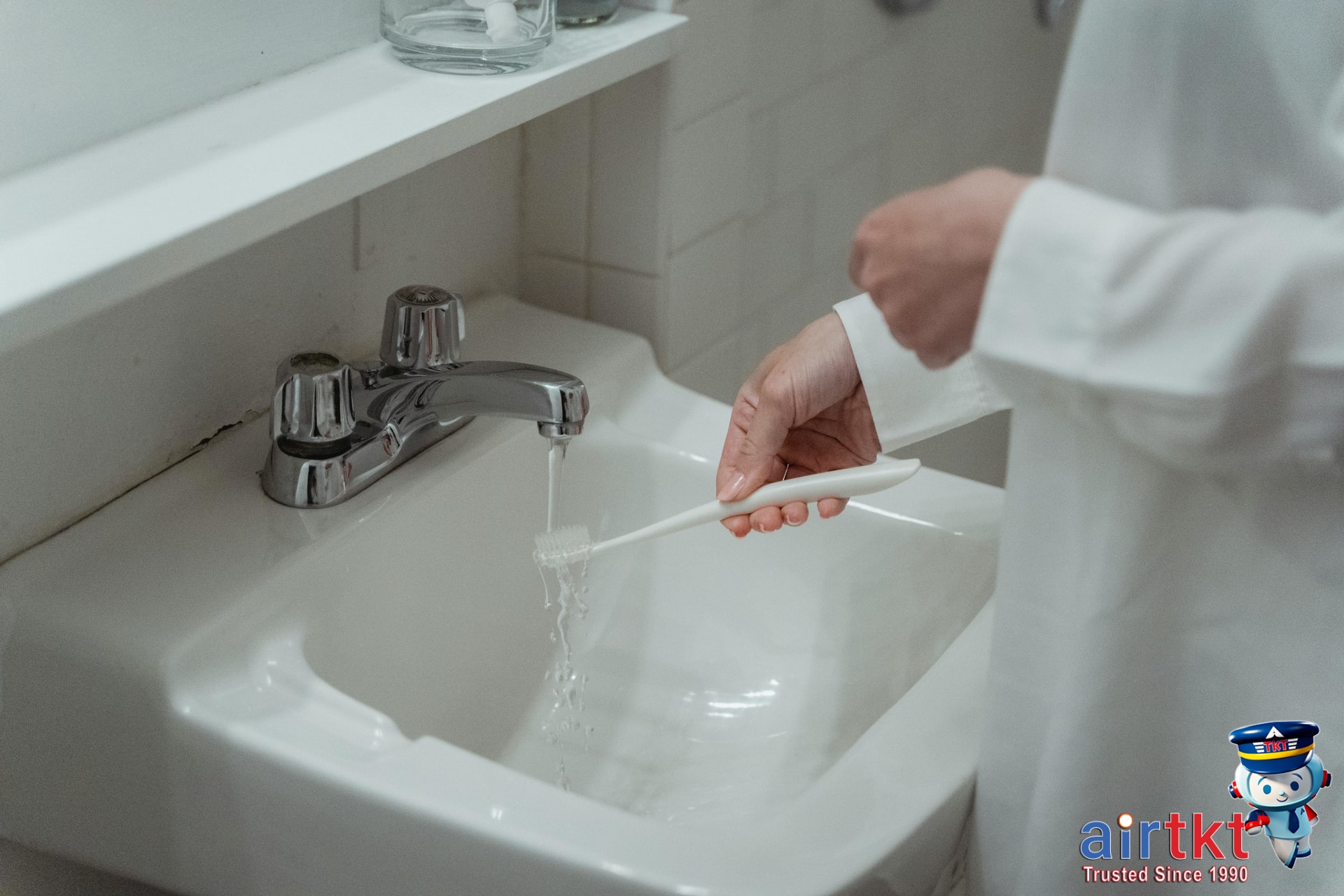 Laundry tips for light packing two week trip demonstrating hand washing