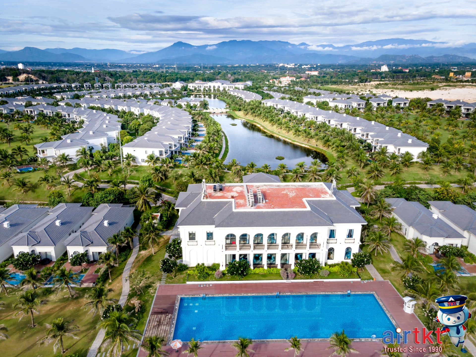 Budget planning for all-inclusive resort vacations budget icons with background