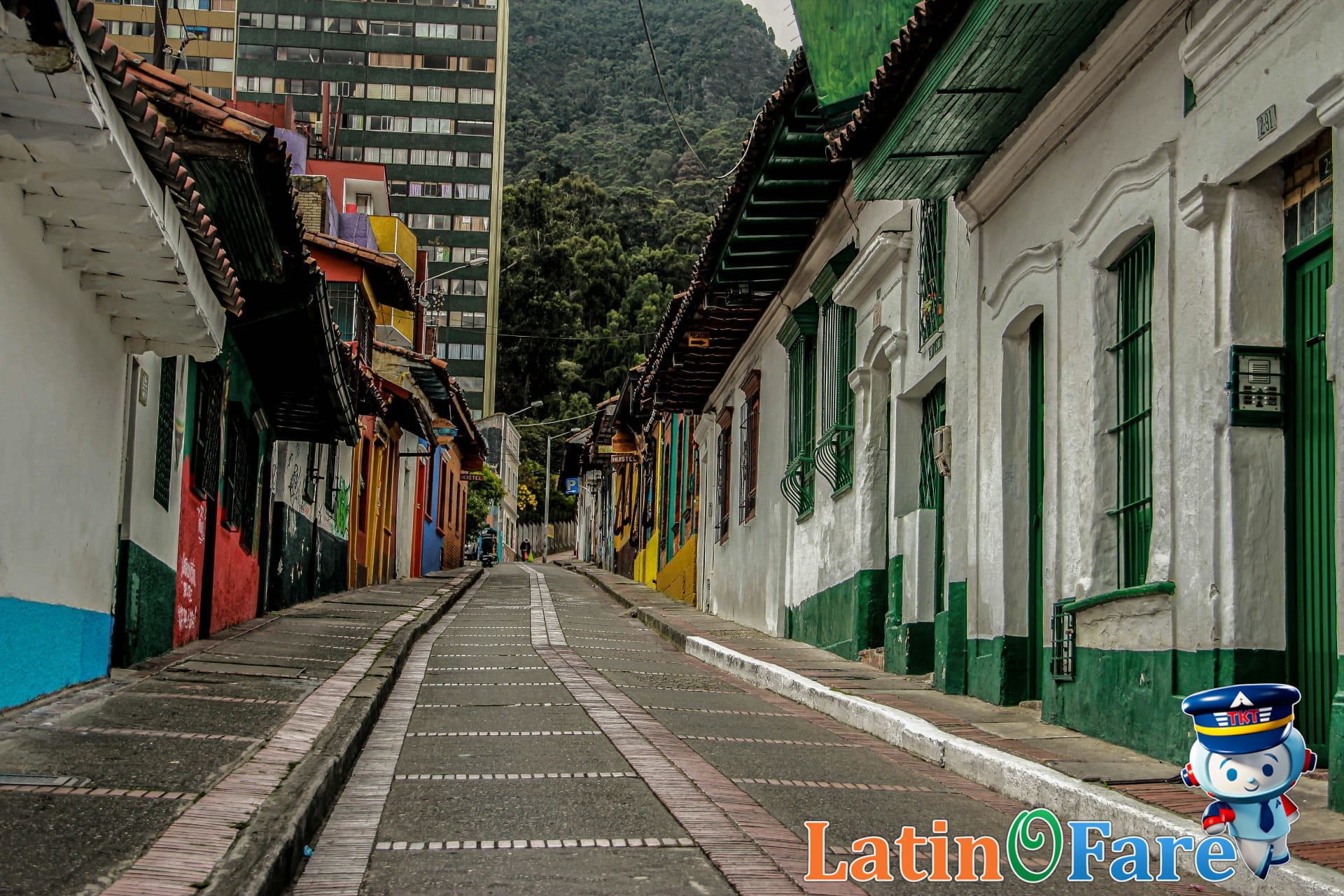 Evening scene in Bogotá’s Zona Rosa nightlife district, a safe area for first-time visitors.