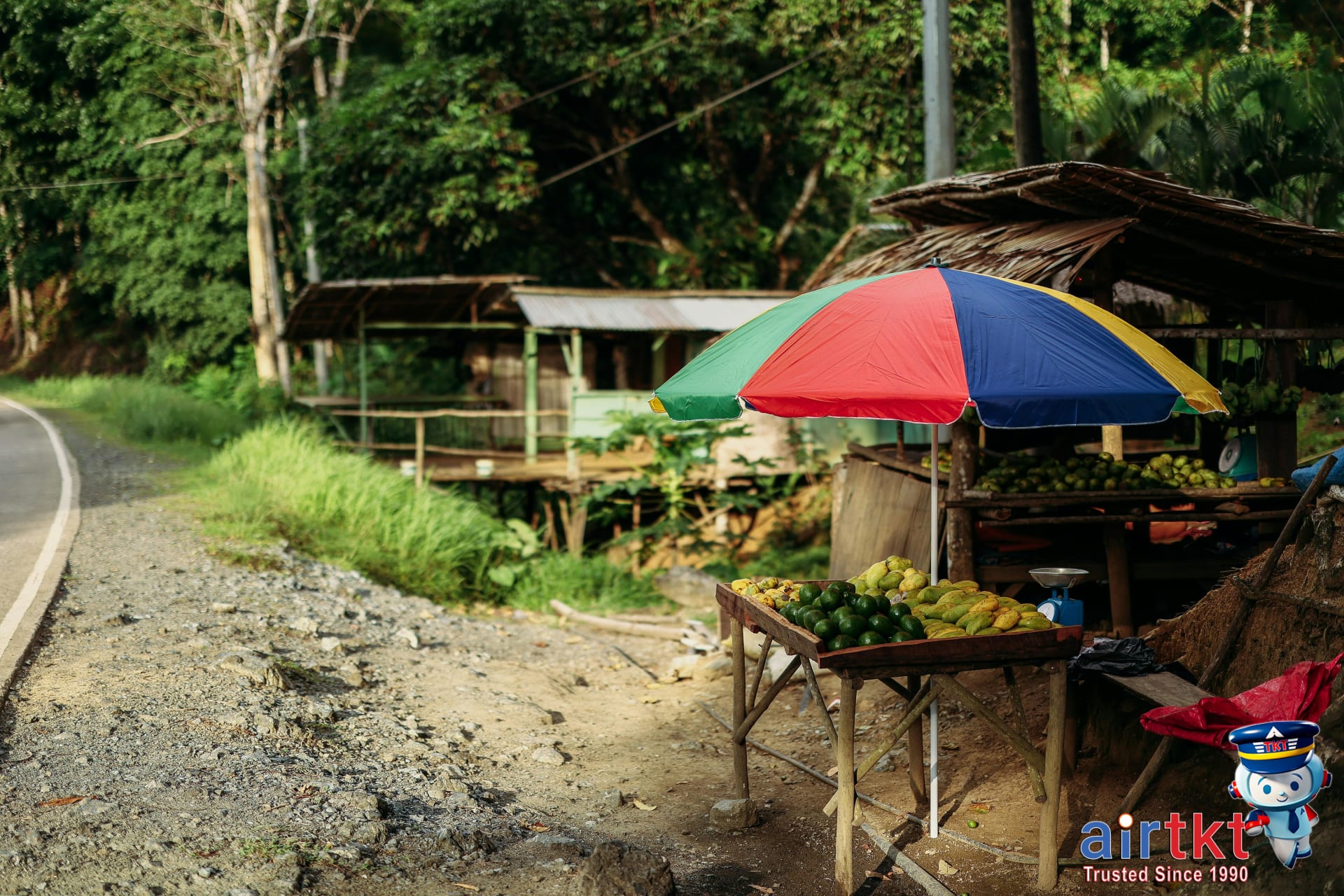 Fruit stands along Maui Road to Hana route offering Maui roadside treats and fresh fruit.