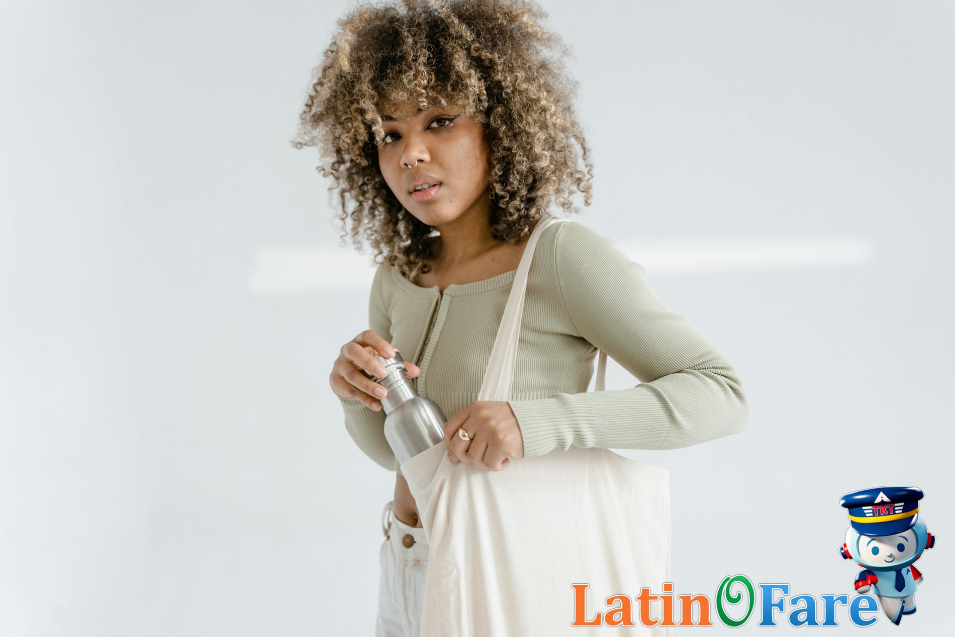 Zero-waste travel essentials, including reusable eco-friendly packing tips for sustainable travelers.