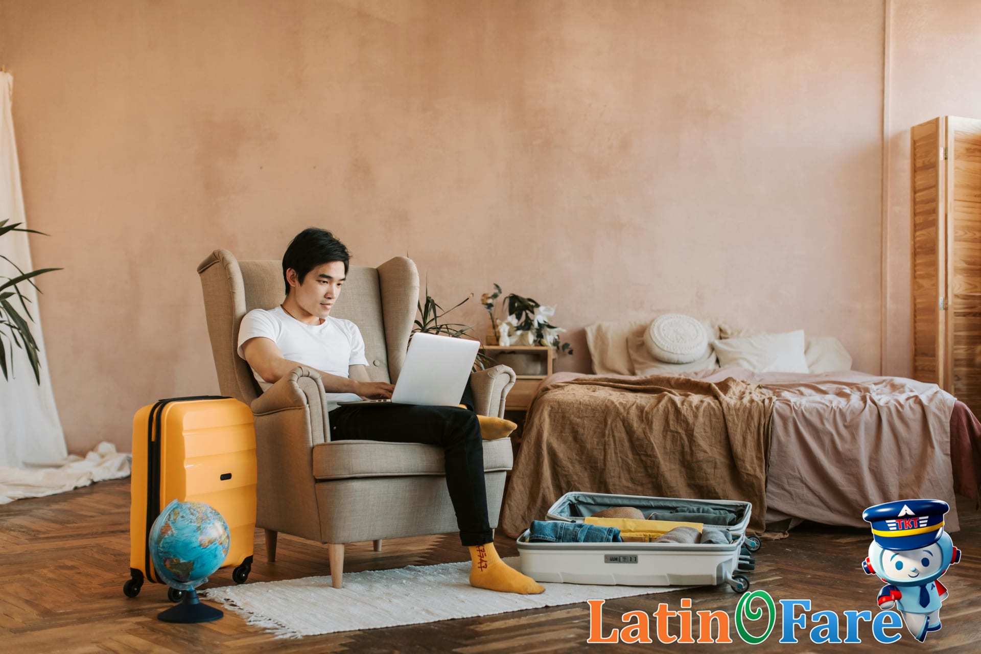 Traveler plans Maui trip using LatinoFare site and compares accommodation and transport costs for Maui.