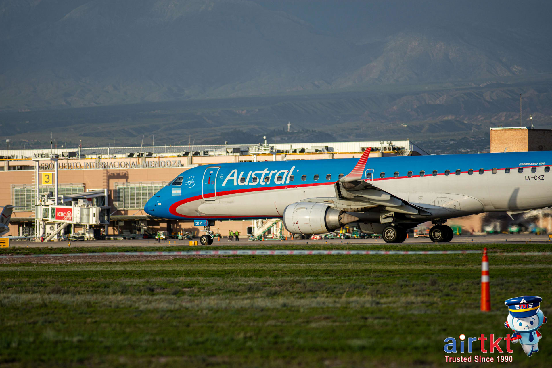 Flights arriving to Patagonian airports with Andes mountains backdrop