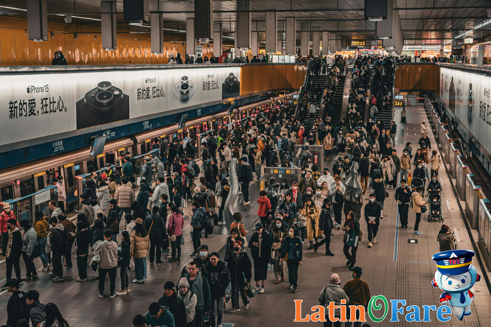 Dense crowd at a busy metro station, showing a high-risk pickpocket location for travelers