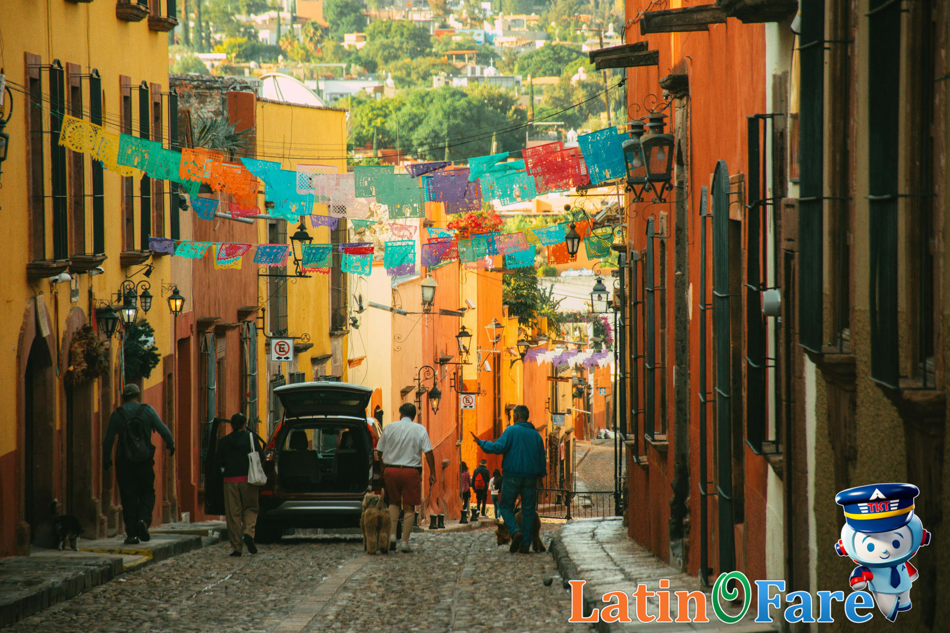 Festive streets in Puebla decorated for Cinco de Mayo celebrations draw travelers to authentic Mexican events.