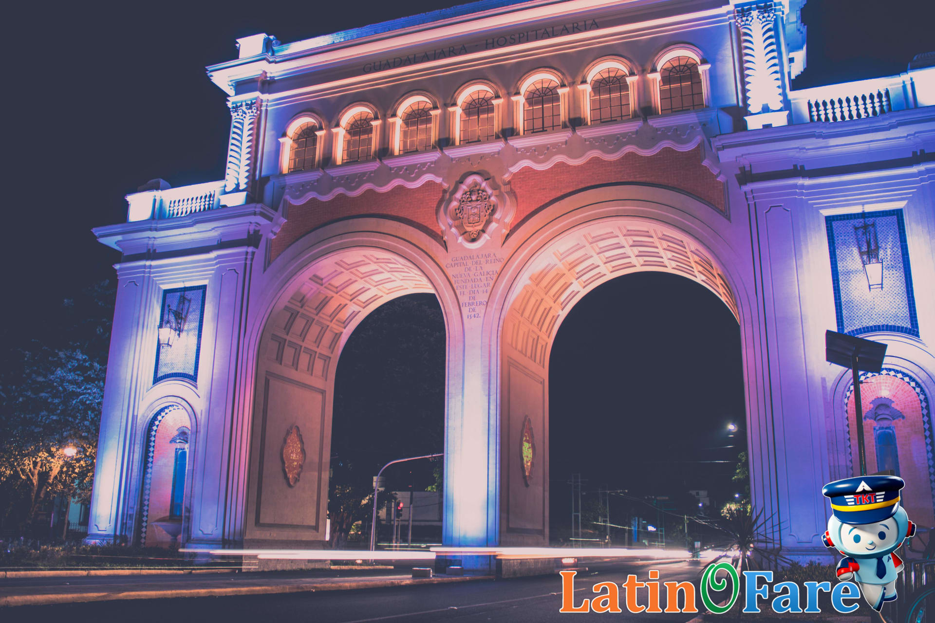 Lively nightlife along Avenida Chapultepec in Guadalajara attracts first-time travelers at night