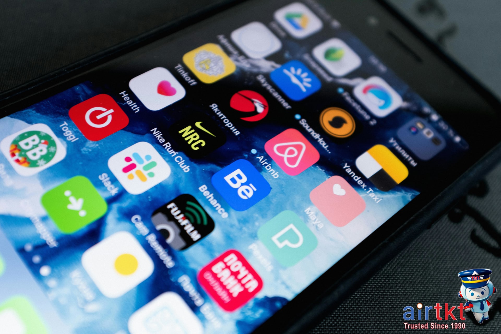 Last-minute hotel booking apps on smartphone screen for hotel hacks