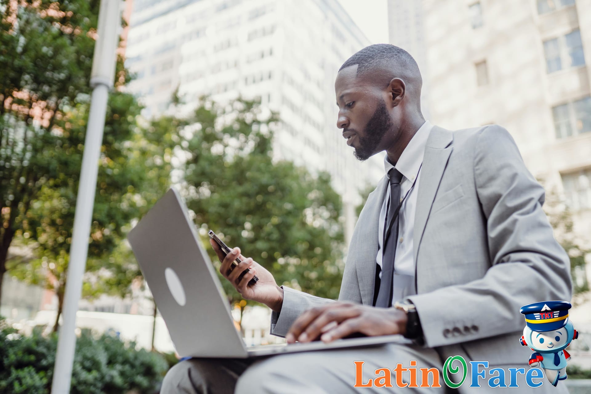 Traveler searching LatinoFare for best US transcontinental flight prices and comparing options
