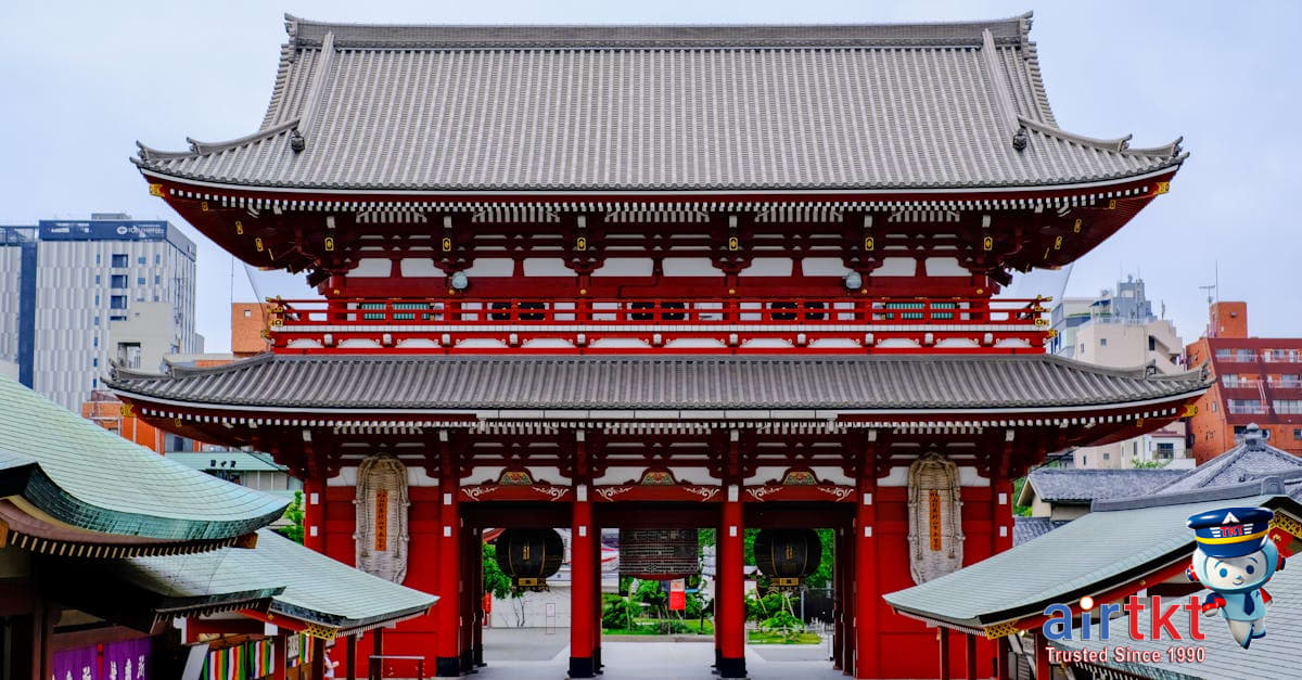 Asakusa traditional temples in Tokyo with historical architecture