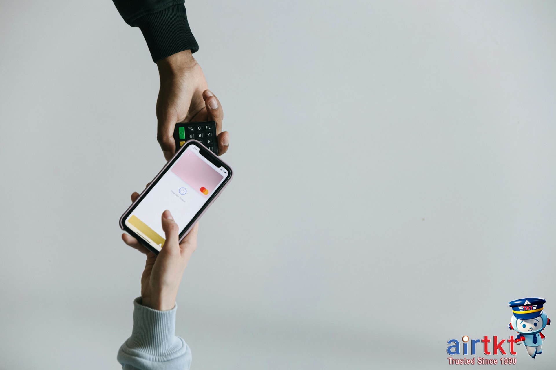 Digital transfer of hotel points between loyalty programs to maximize value