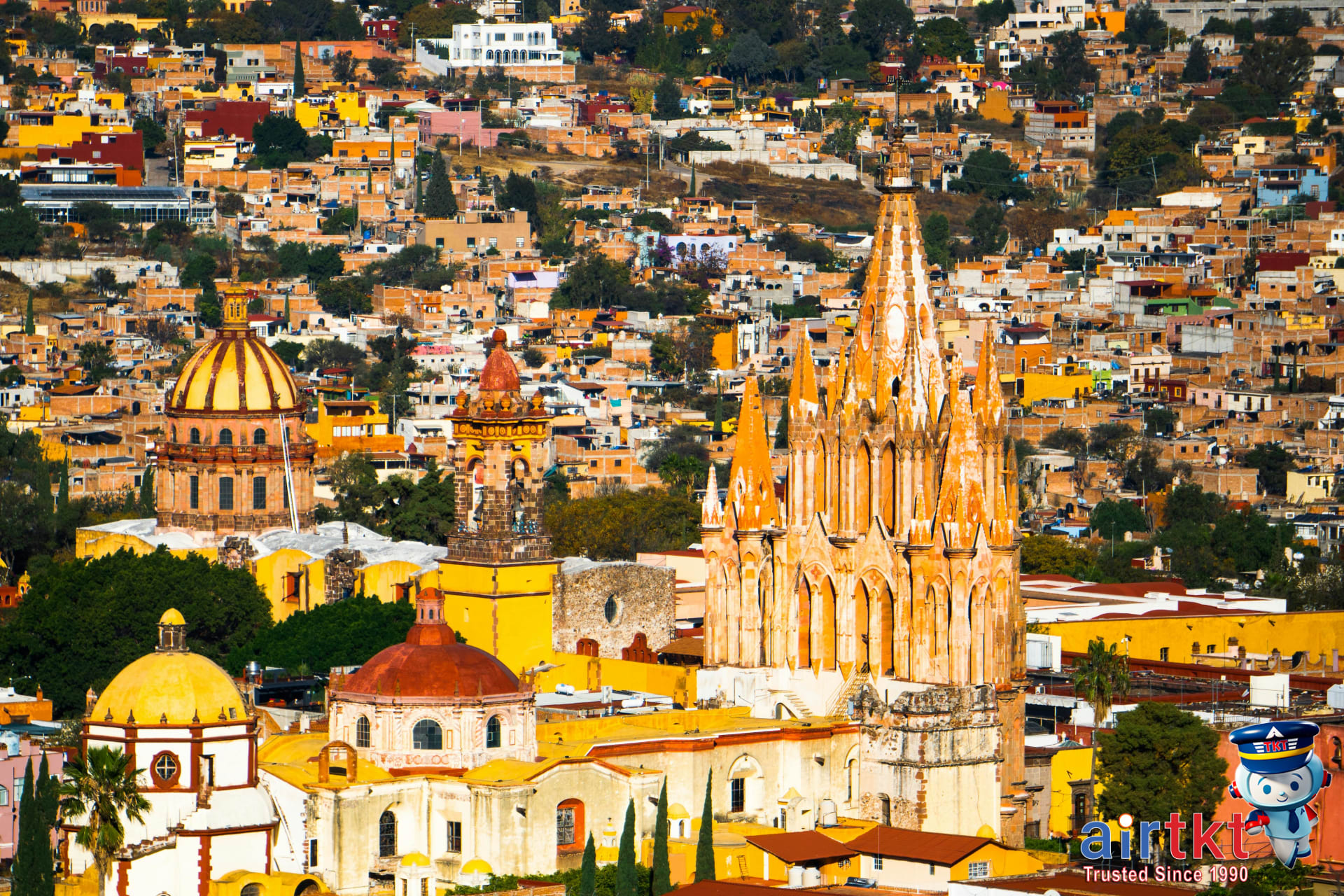 Travel icons collage representing questions about Mexican offbeat towns